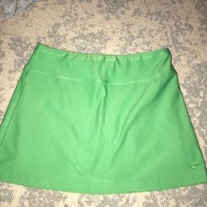 Nike green tennis skort